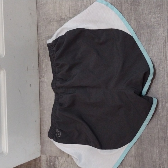 Puma Running Shorts Women's Size Small Dry cell - Picture 2 of 6
